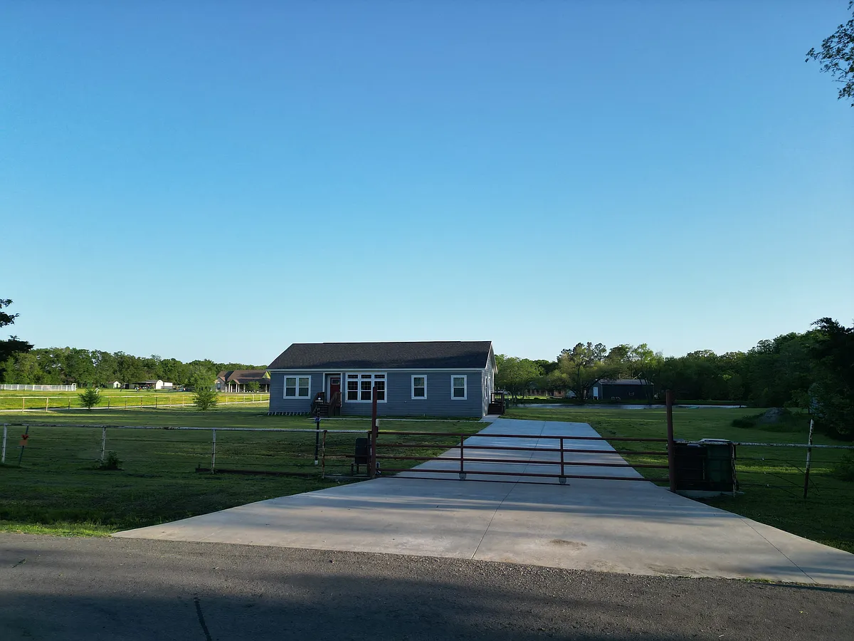 Building Photo - 3837 County Road 2526