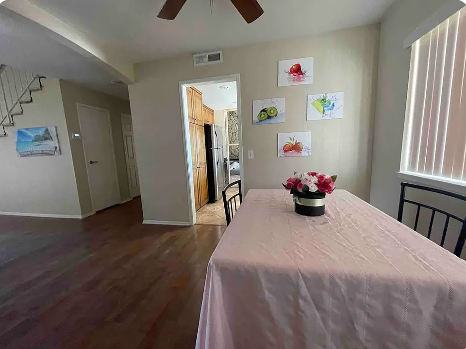 425 Maravilla Dr
