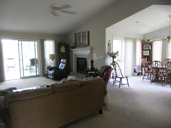 4th image of 12404 Bayview Dr #0