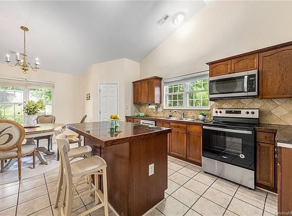 3rd image of 3709 Glen Lyon Dr