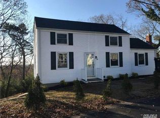 48 Clubhouse Dr, Rocky Point, NY 11778