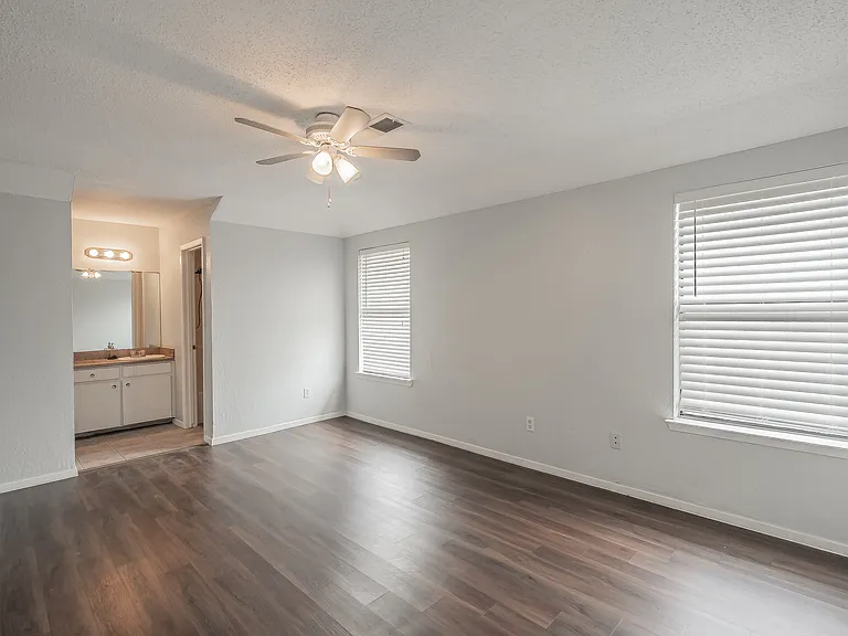 422 Signal Hill Ct N — Photo 16