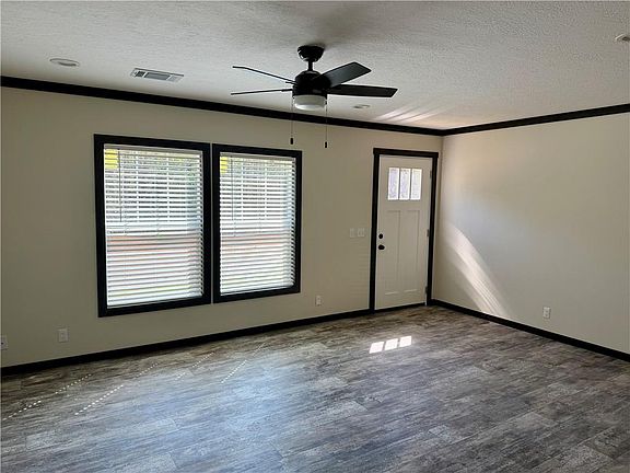 4th image of 343 Ridge Rd