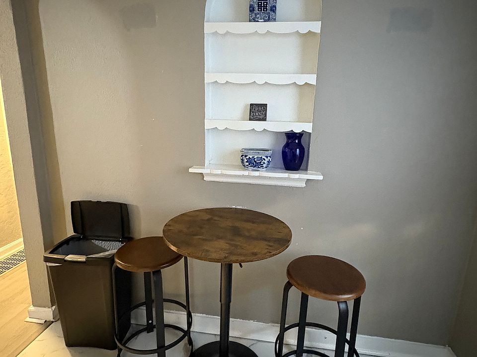 1st image of 2555 Avalon Pl