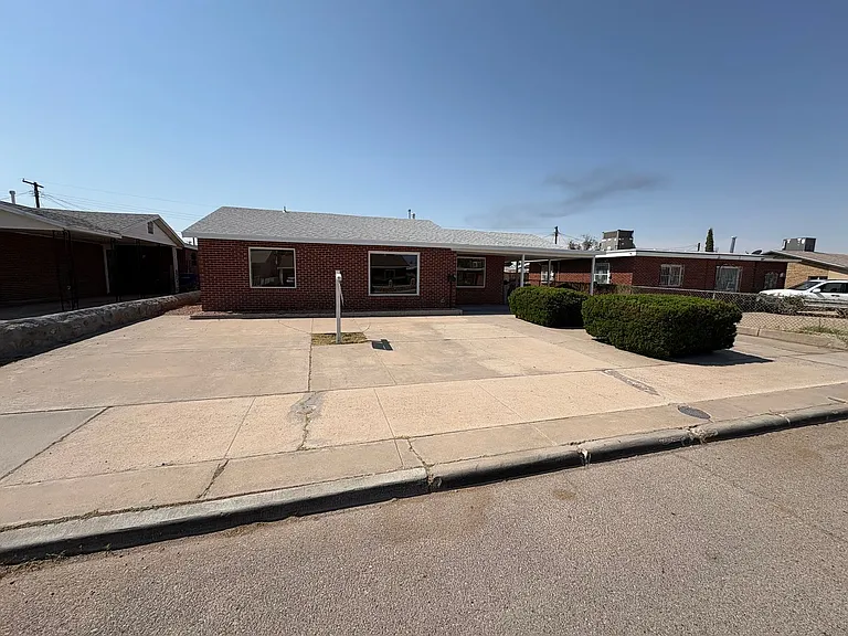 6412 Navajo Ave — Photo 1