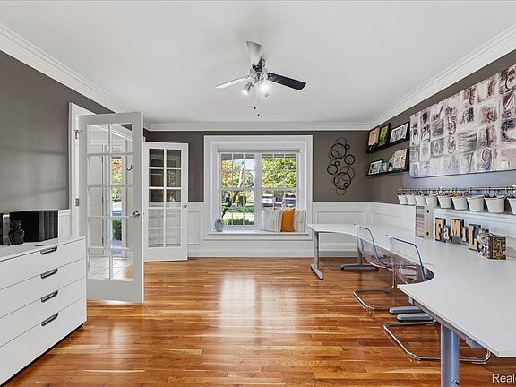 3rd image of 100 Ridge Field Ct
