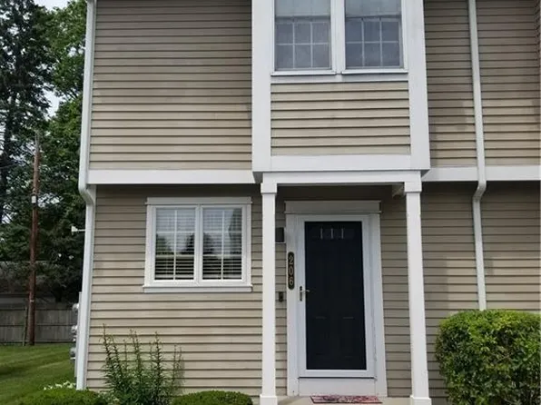 735 Willett Ave Unit 206, Riverside, RI 02915