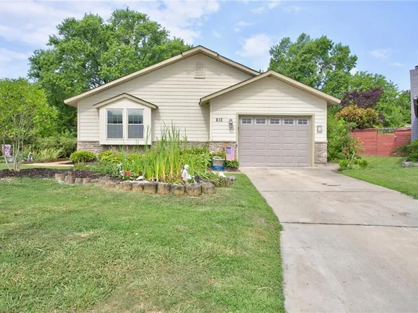 612 Blue Lake Ct, Virginia Beach, VA 23462