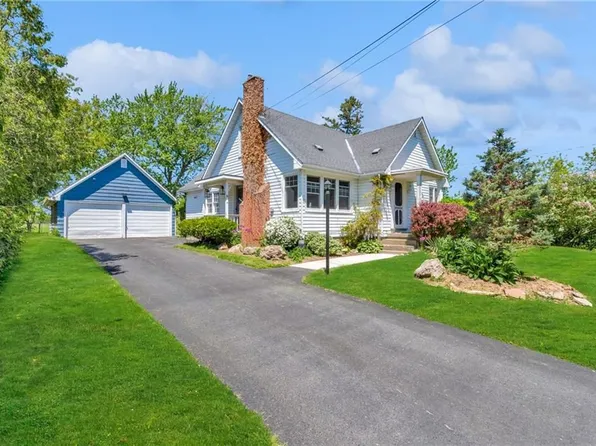 112 Mountain Rd, Grimsby, ON L3M 4E7