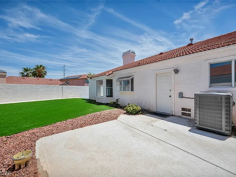 3000 Blue Fin Cir — Photo 48