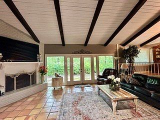 4th image of 1263 Dogwood Dr