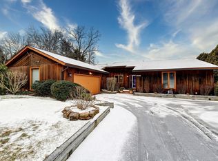111 Leona Dr, Pittsfield, MA 01201