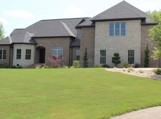 105 Lakehill Dr, Tupelo, MS 38801
