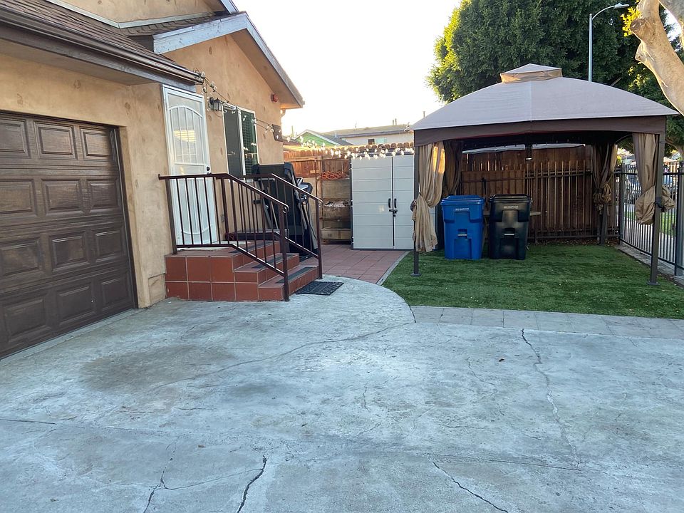 1st image of 240 E 92nd St