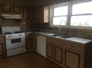 215 Briarwood Dr, Granite City, IL 62040