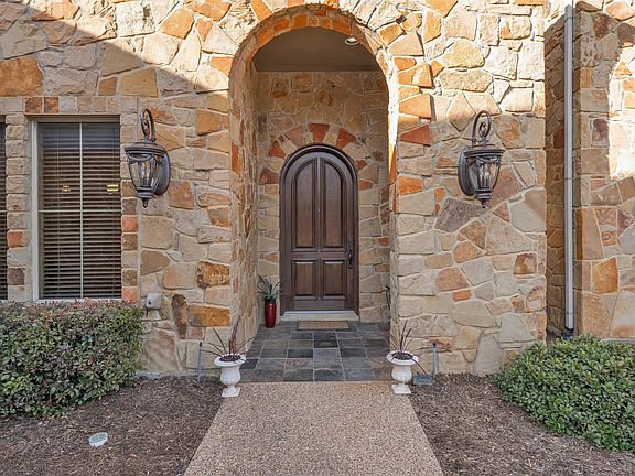3rd image of 2717 S Shady Ln