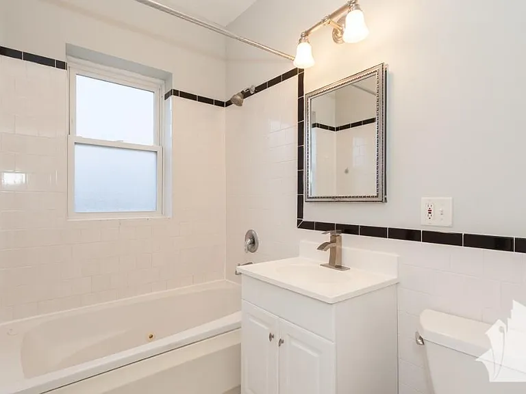 4812 N Paulina St #1 — Photo 8