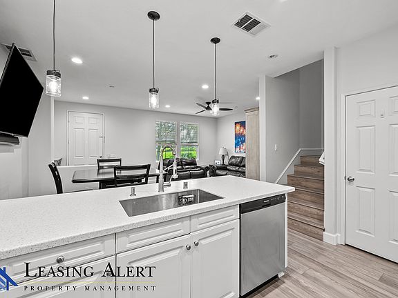 5th image of 24057 Meadowbrook Ln