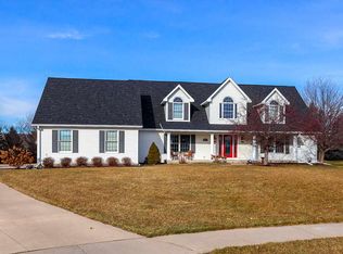5380 White Post Ct, Bettendorf, IA 52722