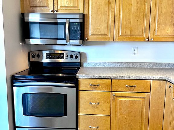 3rd image of 78 10th St E Unit 2409