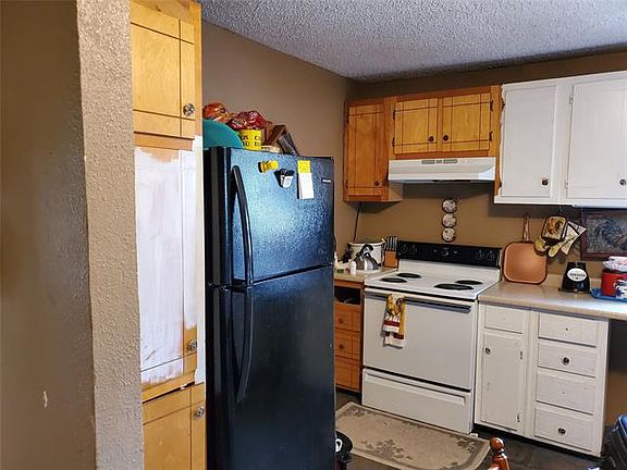 4th image of 917 S Crestway Dr