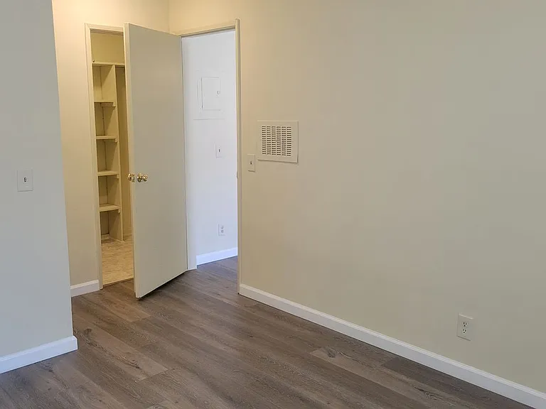 37 unit building close to CSUN! — Photo 20