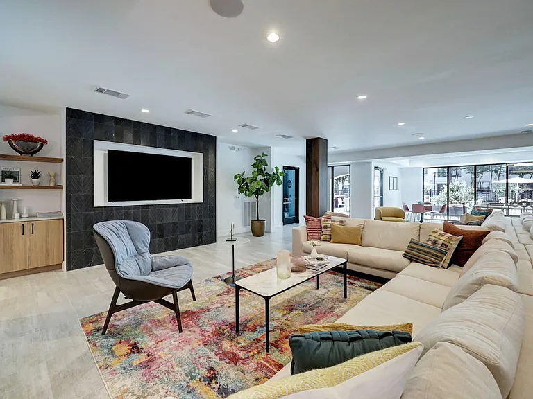 2137 Pelham Dr #1-ID1028911P — Photo 14