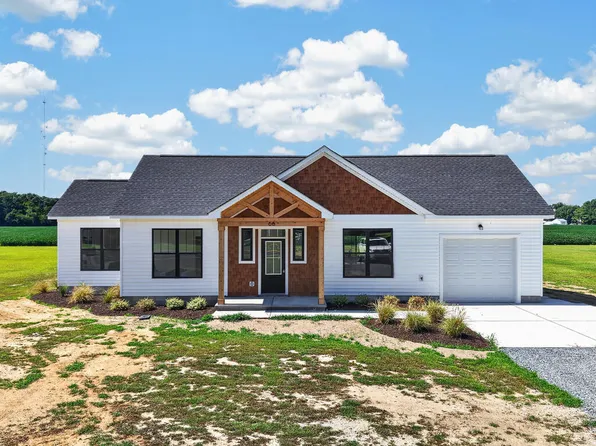 66 Hill St, Onancock, VA 23417