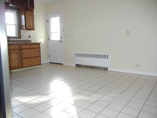 3 bed, $3,795 — Photo 2