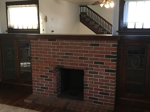 3rd image of 1517 Saint Clair Ave