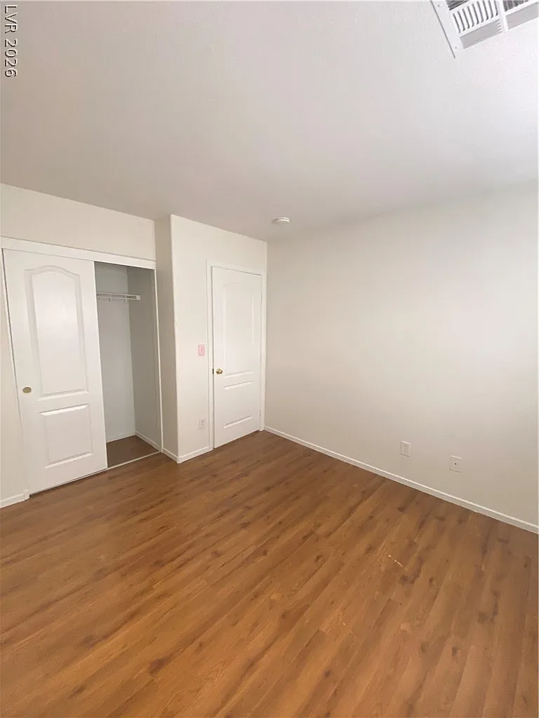 4 bed, 2.5 bath, 2297 sqft, $2,090 — Photo 2