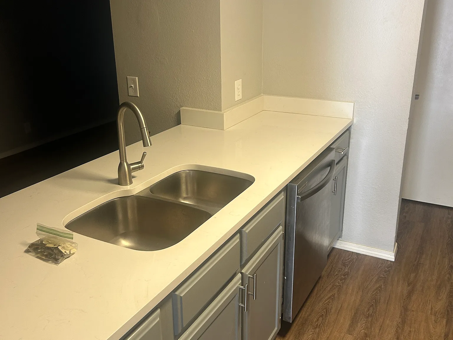 2 bed, 1.5 bath, 1300 sqft, $1,350 — Photo 3
