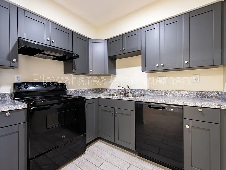 114 E Florence Ave #21 — Photo 10