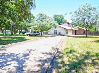 162-164 S Hilltop Dr, Kerrville, TX 78028