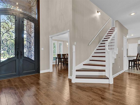 4th image of 2103 Seven Maples Dr