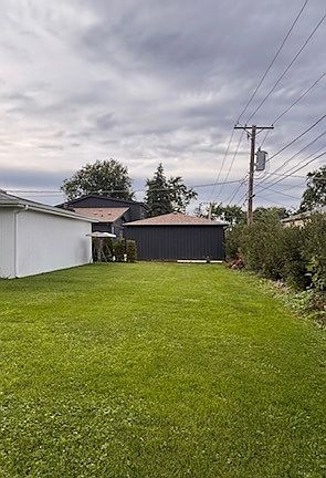 4th image of 9317 Olcott Ave