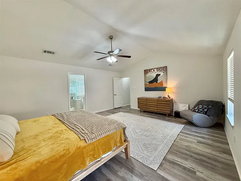2 Twin Feather Pl — Photo 32
