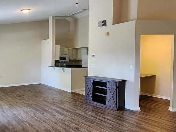 3rd image of 10000 SW 52nd Ave APT 137