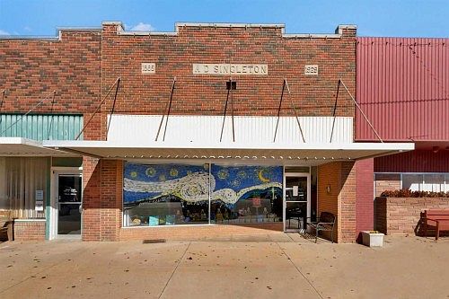 1st image of 620 Main St