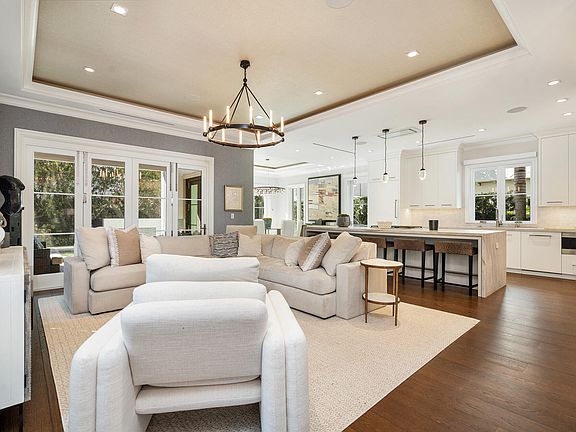 2nd image of 218 Everglade Avenue