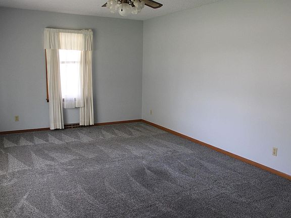 4th image of 2107 W 38th Pl
