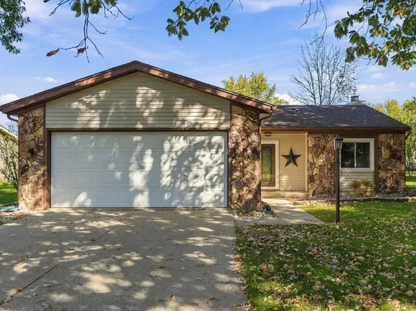 632 Harbor Walk Dr, Fort Wayne, IN 46819