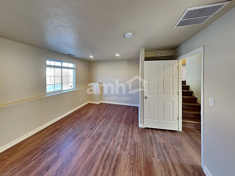 173 Apple Ave — Photo 8