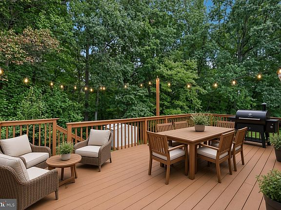 3rd image of 6 Edge Springs Ct