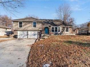 1324 SW 22nd St, Blue Springs, MO 64015