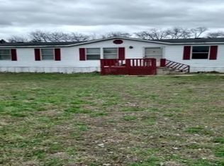 208 Prairie View Dr, West Point, MS 39773