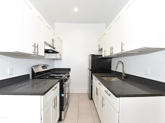 4th image of 3420 32nd St APT 6H