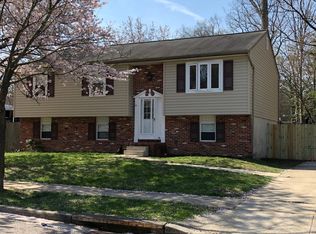 51 Jamar Dr, Severna Park, MD 21146