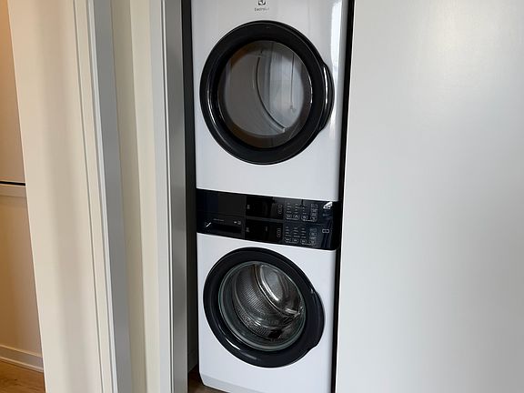 4th image of 900 Central Ave #202