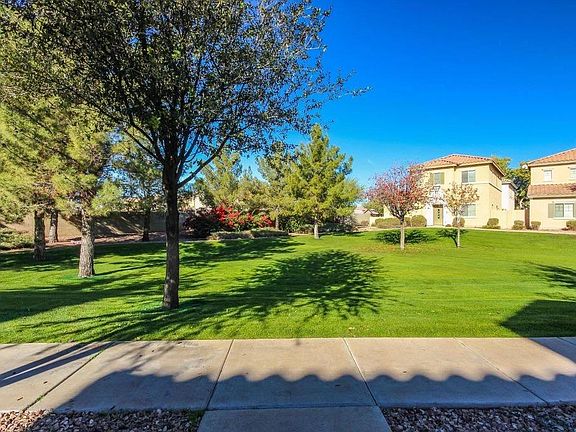 3rd image of 14994 N 142nd Ln